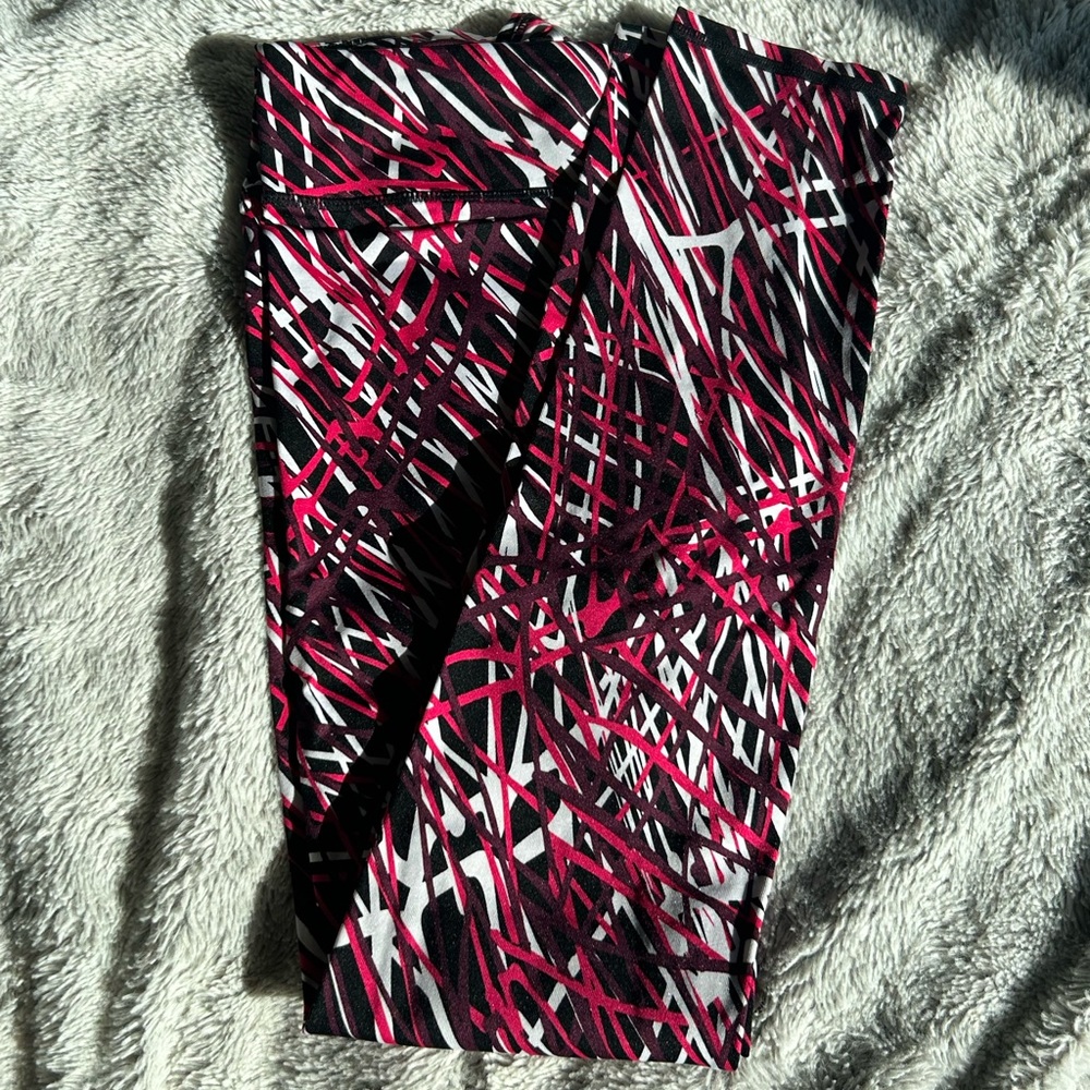 SUPER FUN Pink Athletic Leggings! 🩷
